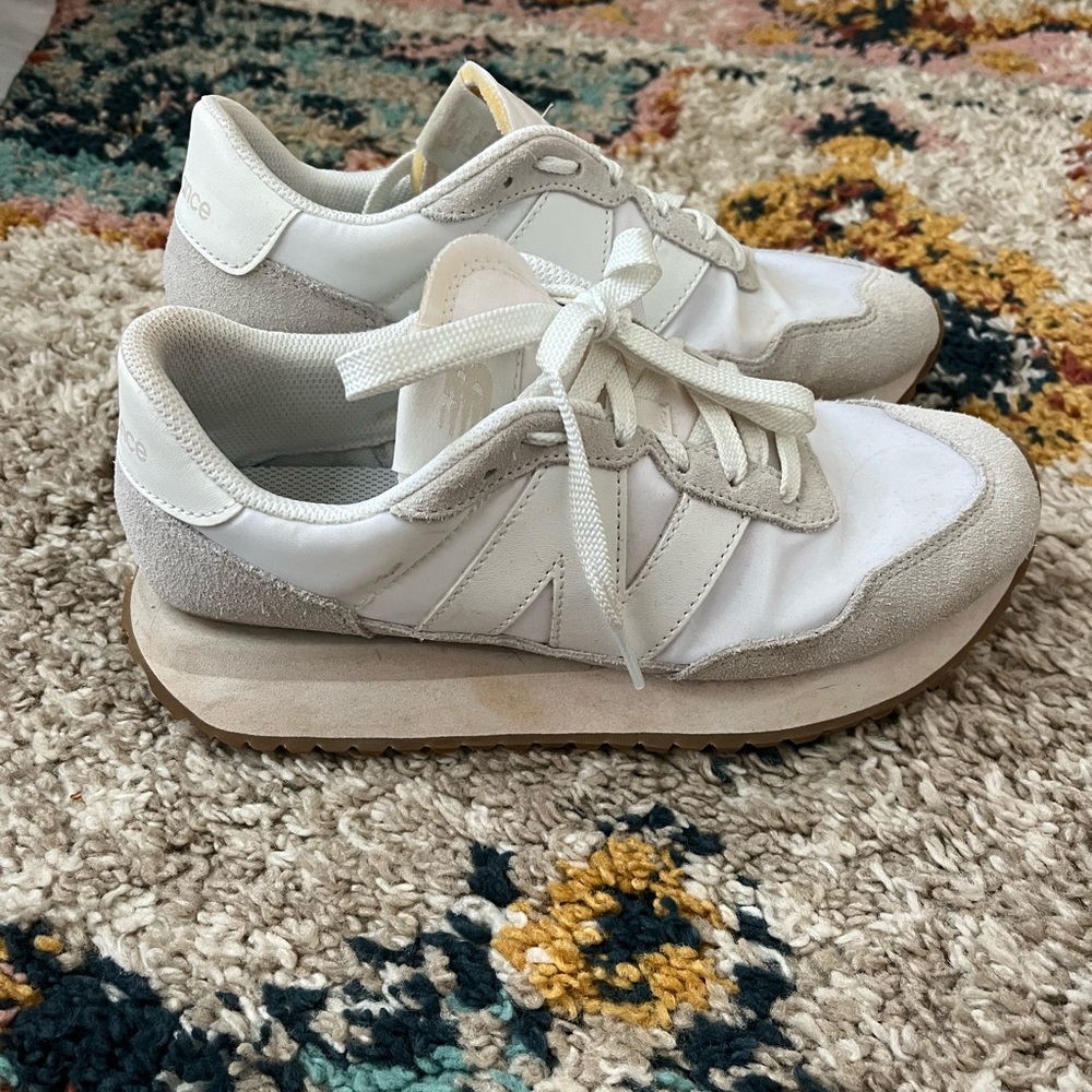 New Balance 237